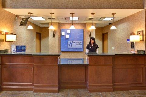 Holiday Inn Express Tehachapi By Ihg Exterior photo