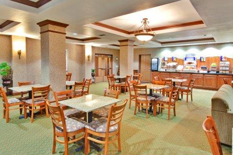 Holiday Inn Express Tehachapi By Ihg Exterior photo