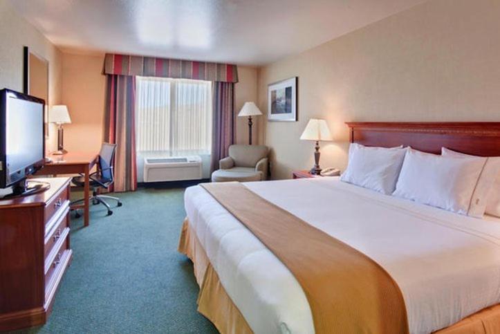 Holiday Inn Express Tehachapi By Ihg Exterior photo