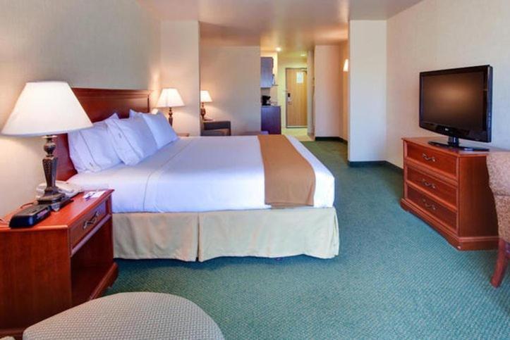 Holiday Inn Express Tehachapi By Ihg Exterior photo